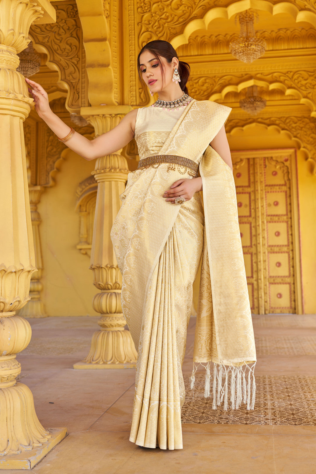 Off White Soft Silk Saree With Zari Weaving Work | Party & Wedding Wear – JaipurSaaj