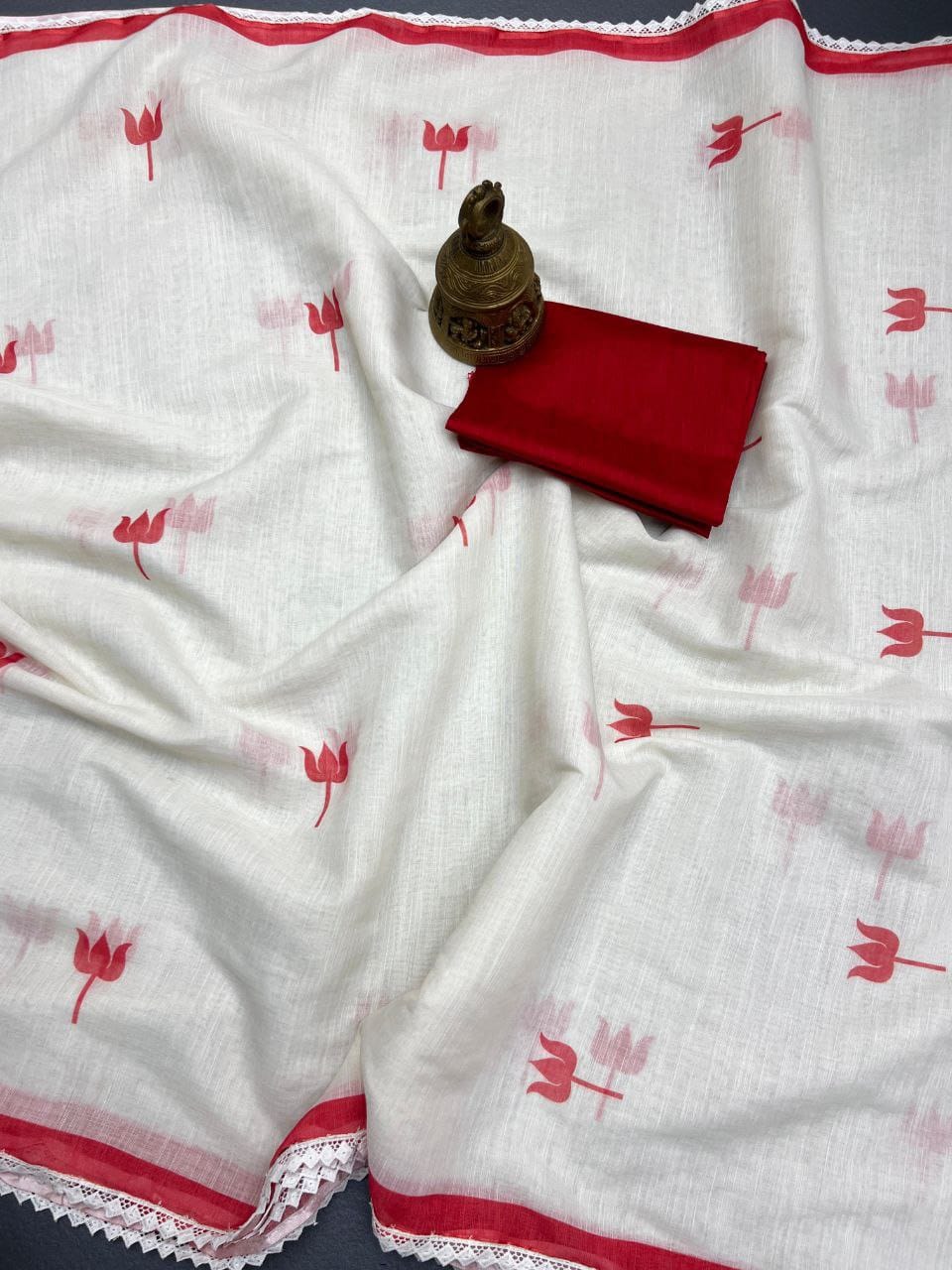 White Plain Mix Linen Cotton Saree With Digital Printed Work