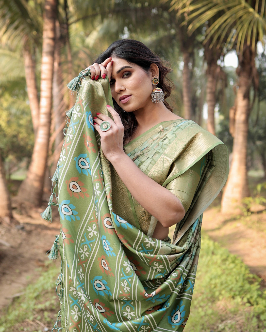 Light Green Digital Printed Tussar Silk Saree With Zari Motif Border | Traditional Casual & Festive Wear – JaipurSaaj