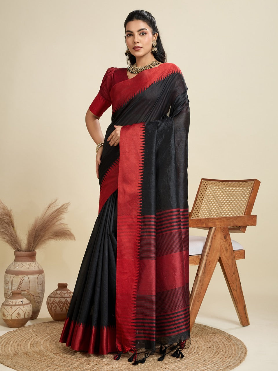 Black Color Khadi Raw Silk Saree With Zari Lining Pallu With Tample Border
