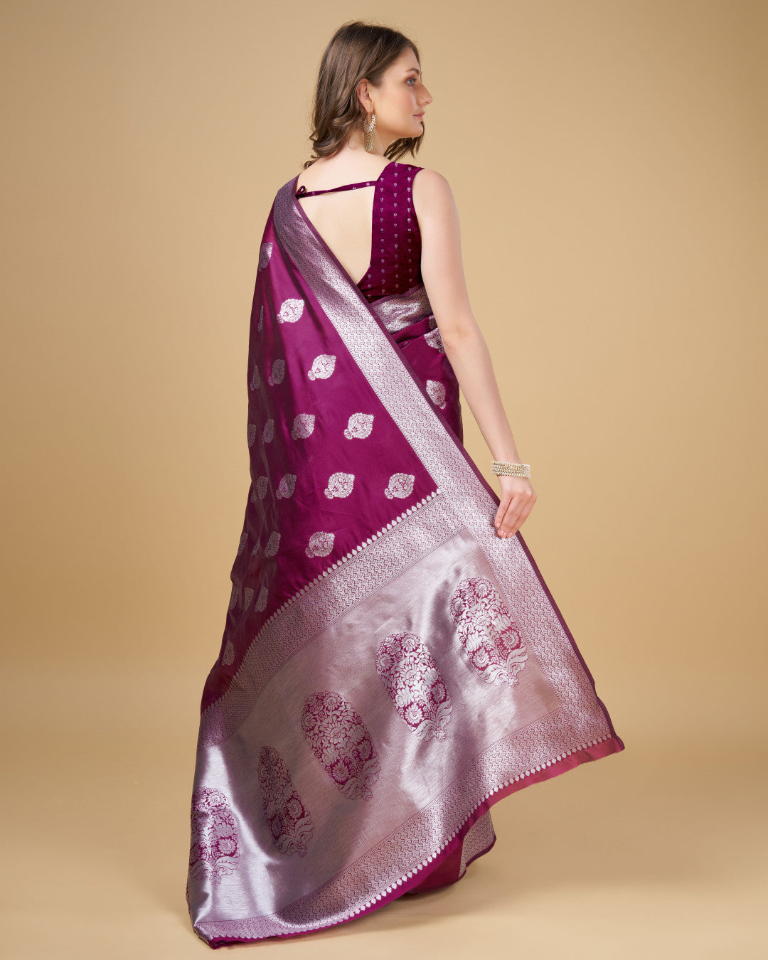 Magenta Banarasi Silk Saree With Zari Weaving Pallu | Bridal Wedding Wear – JaipurSaaj
