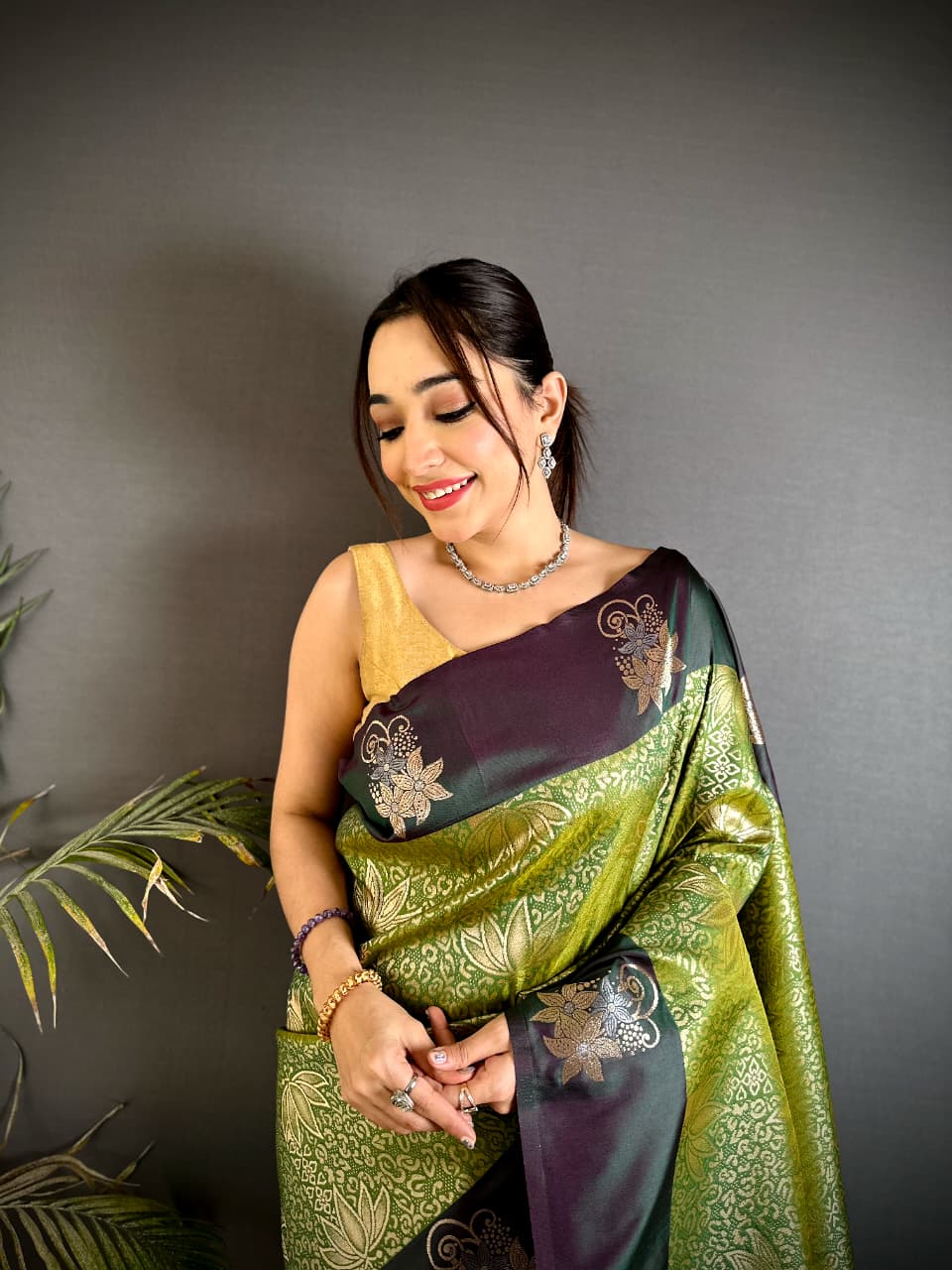 Mehndi Green Premium Soft Silk Saree With Zari Weaving Work | Wedding & Festive Wear – JaipurSaaj