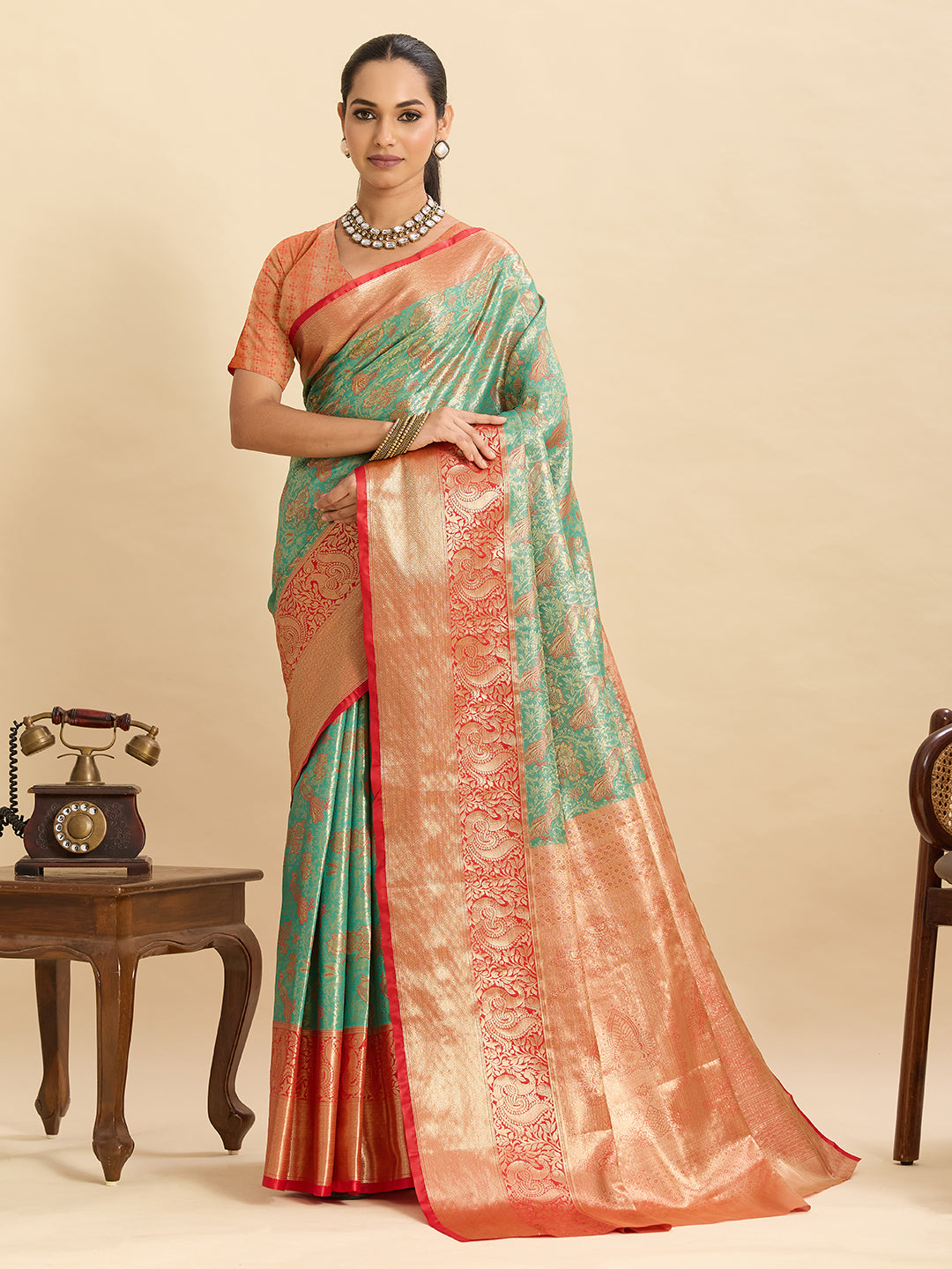 Green Kanjivaram Silk Saree with Zari Weaving Work & Big Border | Bridal Wedding Wear – JaipurSaaj