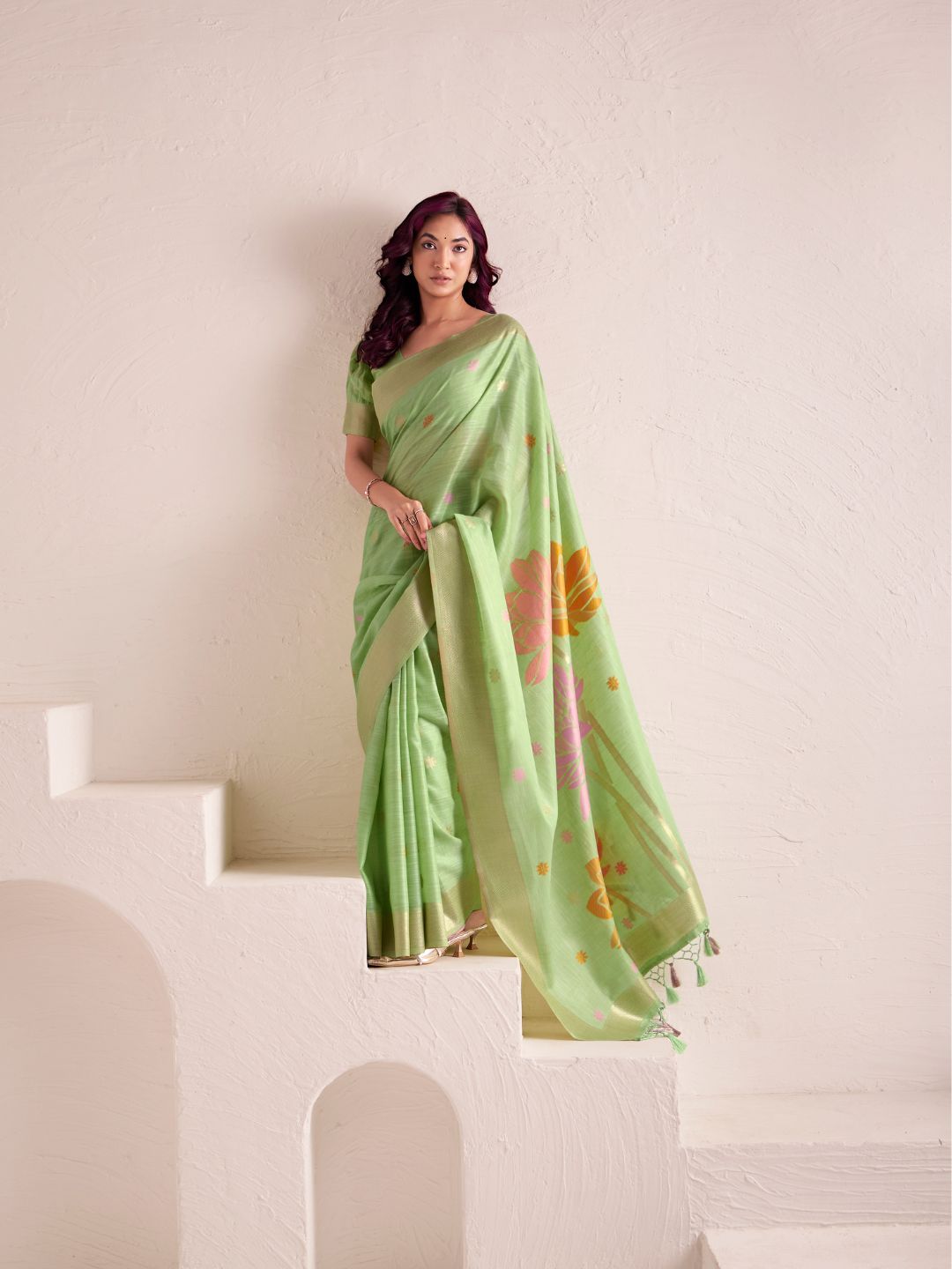 Pista Green Soft Linen Silk Saree with Jacquard Weaving Pallu | Elegant Party, Office & Ethnic Wear – JaipurSaaj